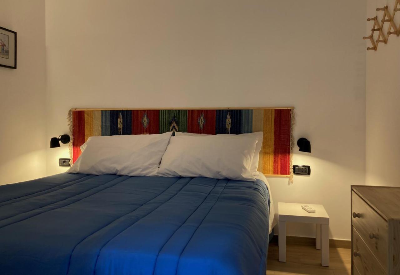 La Casa Blu Nel Cuore Storico Di Napoli Екстер'єр фото