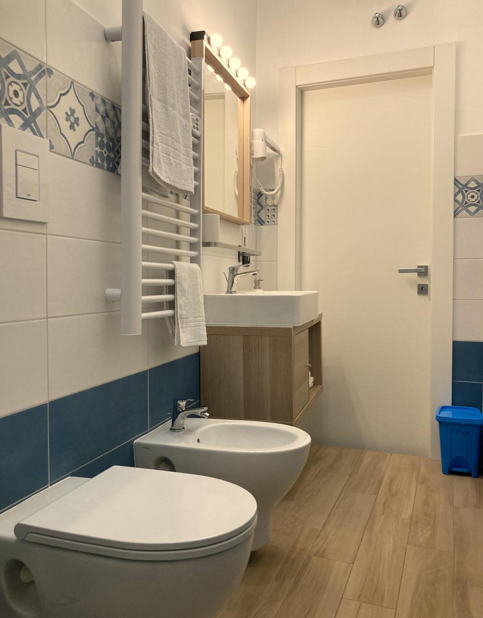 La Casa Blu Nel Cuore Storico Di Napoli Екстер'єр фото